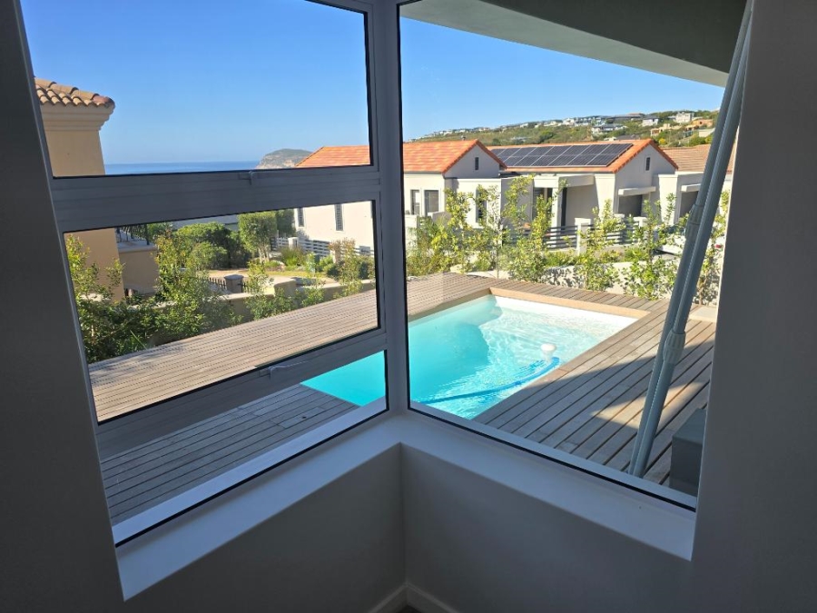 4 Bedroom Property for Sale in Whale Rock Heights Western Cape